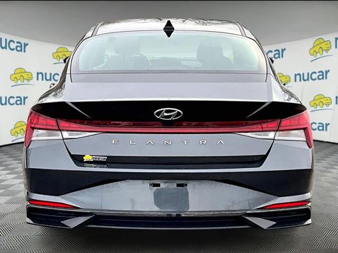 Used 2021 Hyundai Elantra SEL w/ Convenience + Premium Package image 5