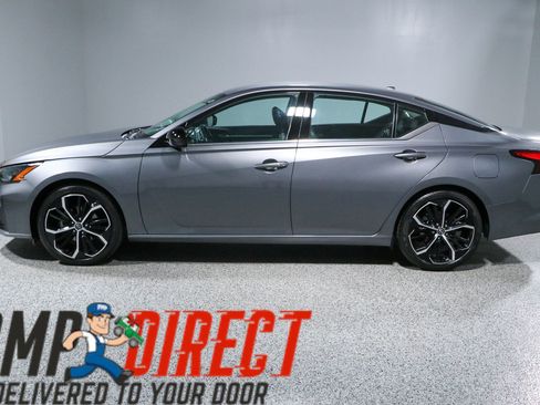 Used 2024 Nissan Altima 2.5 SR FWD image 10