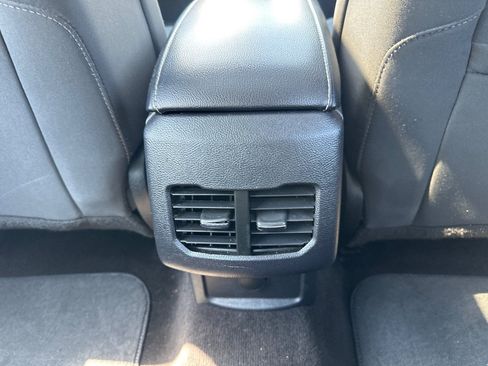 Used 2020 Ford Fusion SE FWD image 25