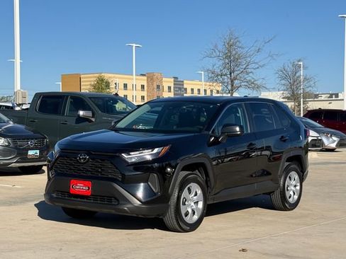 Used 2025 Toyota RAV4 LE image 10
