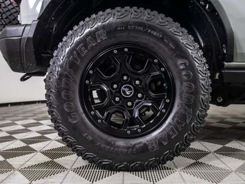Used 2021 Ford Bronco First Edition AWD/4WD image 39