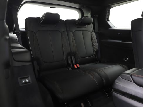 Used 2023 Jeep Grand Cherokee L Summit AWD/4WD image 15