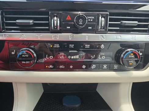 New 2026 Nissan Pathfinder SL FWD image 16