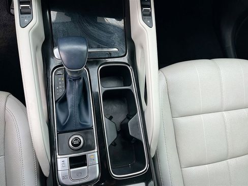 Used 2023 Kia Telluride EX w/ EX Captain's Chair Package image 17