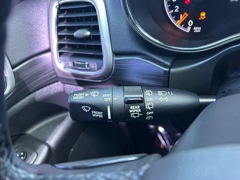 Used 2022 Jeep Grand Cherokee Laredo X AWD/4WD image 22