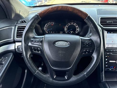 Used 2017 Ford Explorer Platinum AWD/4WD image 25