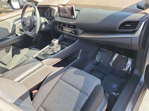 Used 2023 Nissan Rogue SV image 17
