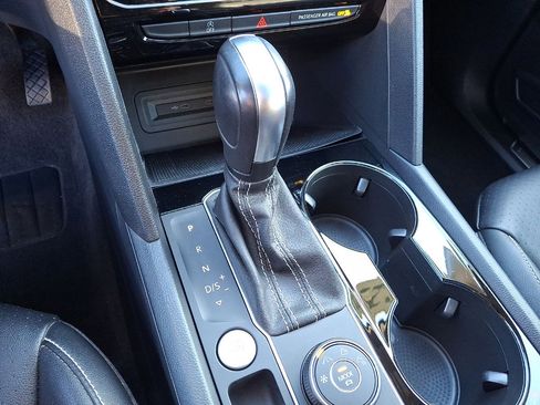 Used 2022 Volkswagen Atlas SE image 12