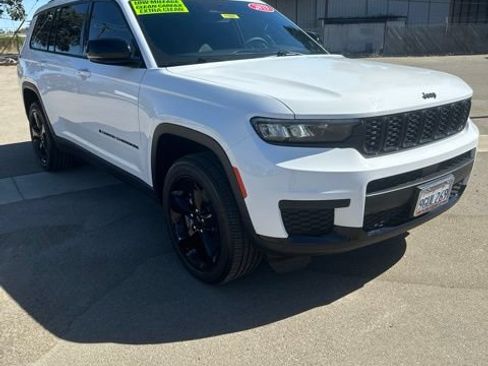 Used 2023 Jeep Grand Cherokee L Laredo RWD image 1