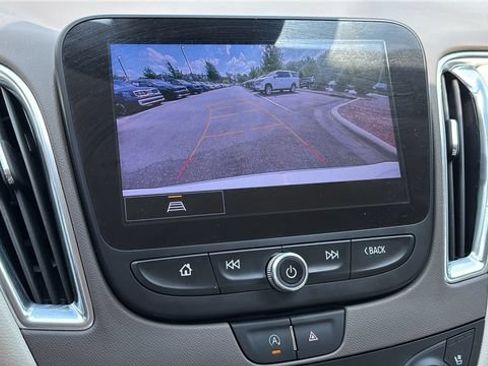 Used 2023 Chevrolet Malibu LT FWD image 26