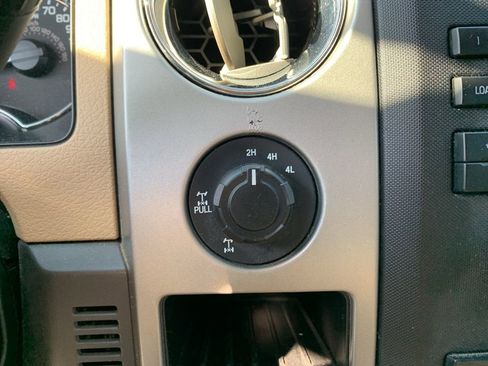 Used 2012 Ford F150 XLT w/ XLT Chrome Pkg image 31