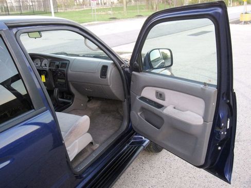 Used 2002 Toyota 4Runner SR5 image 21