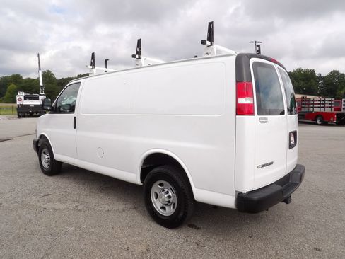 Used 2020 Chevrolet Express 2500 w/ Driver Convenience Package RWD image 4