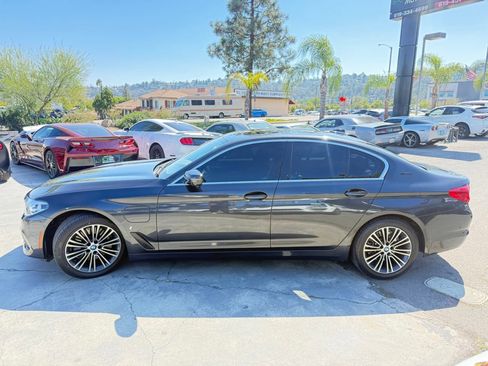 Used 2019 BMW 530e w/ Convenience Package image 6