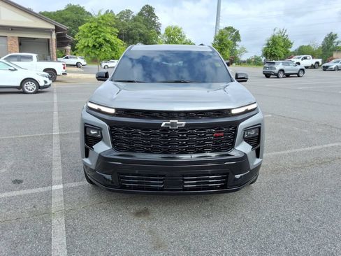 Certified 2025 Chevrolet Traverse RS FWD image 2