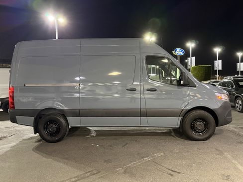 Used 2023 Mercedes-Benz Sprinter 2500 image 10