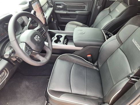 New 2026 RAM 2500 Laramie AWD/4WD image 13
