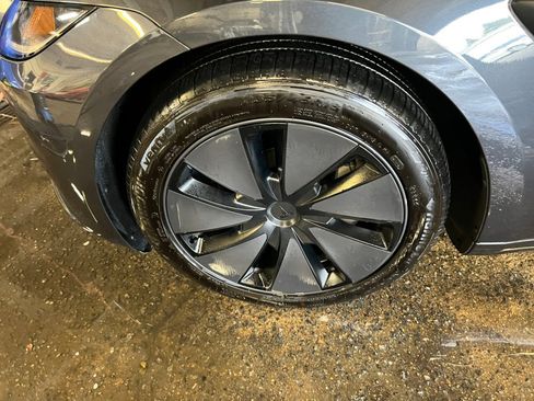 Used 2025 Tesla Model 3 Long Range image 31