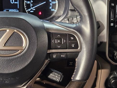 Used 2022 Lexus GX 460 Premium w/ Premium Package image 28