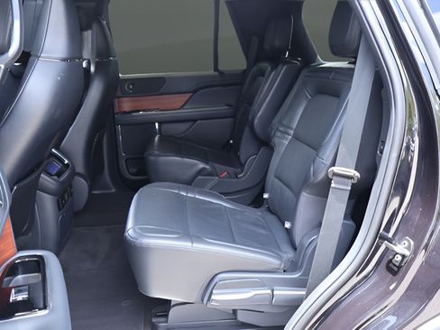 Used 2024 Lincoln Navigator Reserve AWD/4WD image 16