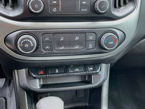 Used 2022 Chevrolet Colorado LT w/ LT Convenience Package RWD image 16