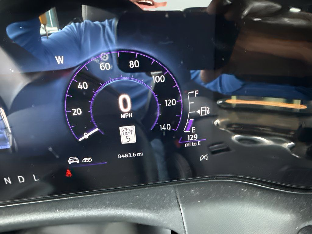 Used 2025 Ford Mustang Premium RWD image 5