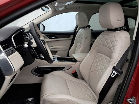 Used 2021 Jaguar F-PACE S image 7