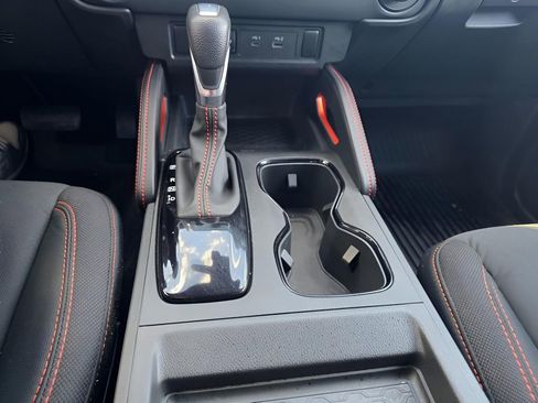 Used 2024 Nissan Frontier PRO-4X w/ Technology Package image 25