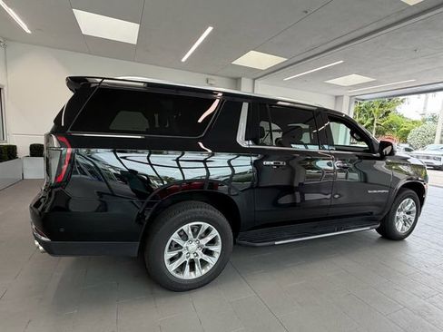 Used 2025 Chevrolet Suburban Premier AWD/4WD image 14