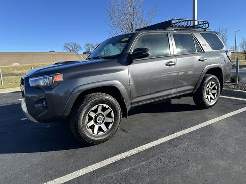 Used 2023 Toyota 4Runner TRD Off-Road Premium image 5