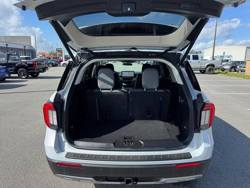 Used 2025 Ford Explorer Active w/ Active Comfort Package RWD image 18