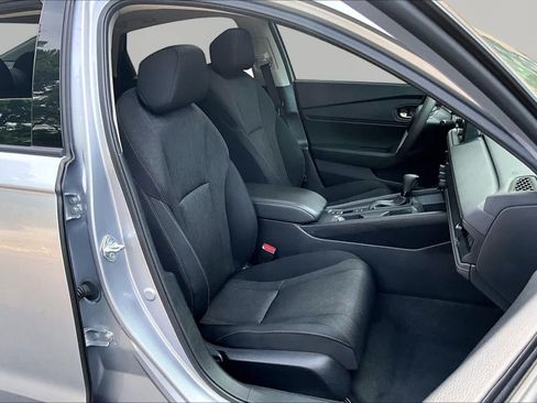 Used 2024 Honda Accord EX image 9