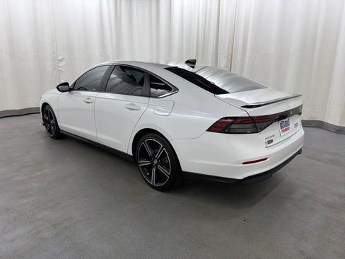 Used 2025 Honda Accord Sport image 4
