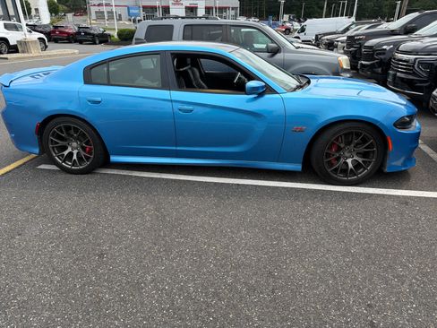 Used 2016 Dodge Charger SRT w/ Harman/Kardon Audio Group RWD image 2