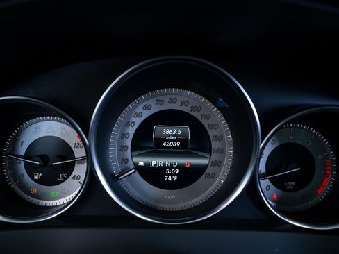 Used 2013 Mercedes-Benz C 250 Coupe image 32