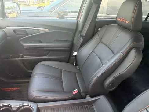 Used 2023 Honda Passport TrailSport image 3