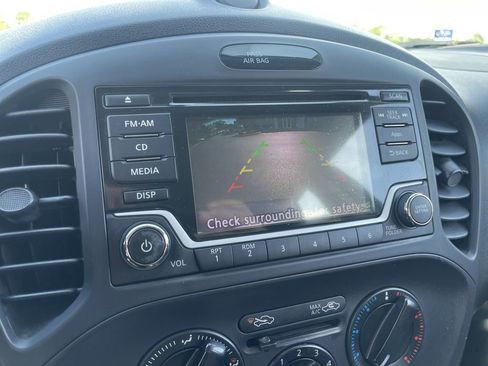 Used 2015 Nissan Juke S FWD image 12