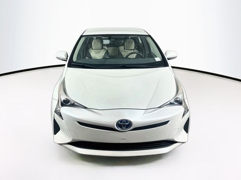 Used 2016 Toyota Prius Two FWD image 2