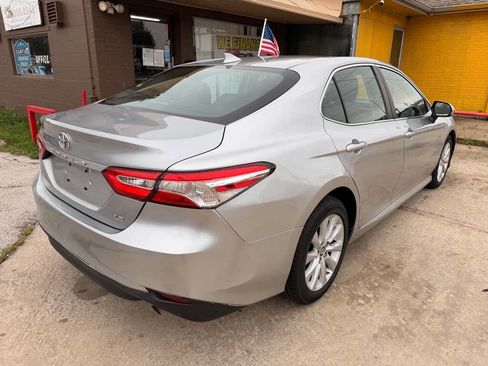 Used 2019 Toyota Camry LE FWD image 5