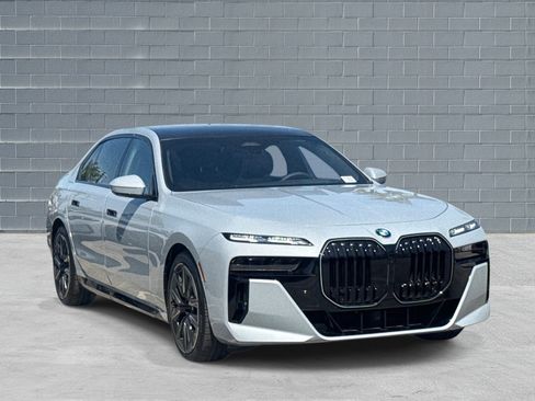 Used 2025 BMW 740i w/ Executive Package RWD image 1