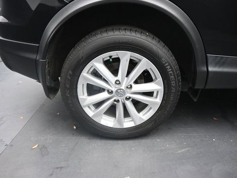 Used 2018 Nissan Rogue Sport SV w/ SV Technology Package image 20