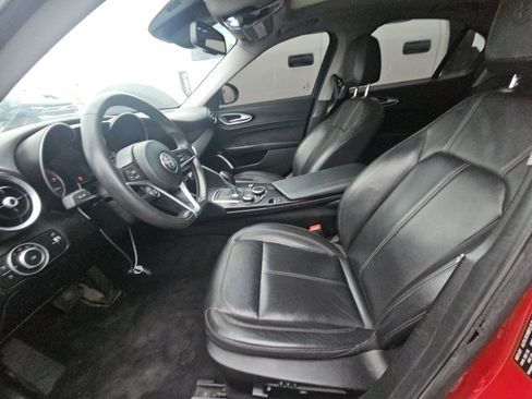 Used 2018 Alfa Romeo Giulia image 10