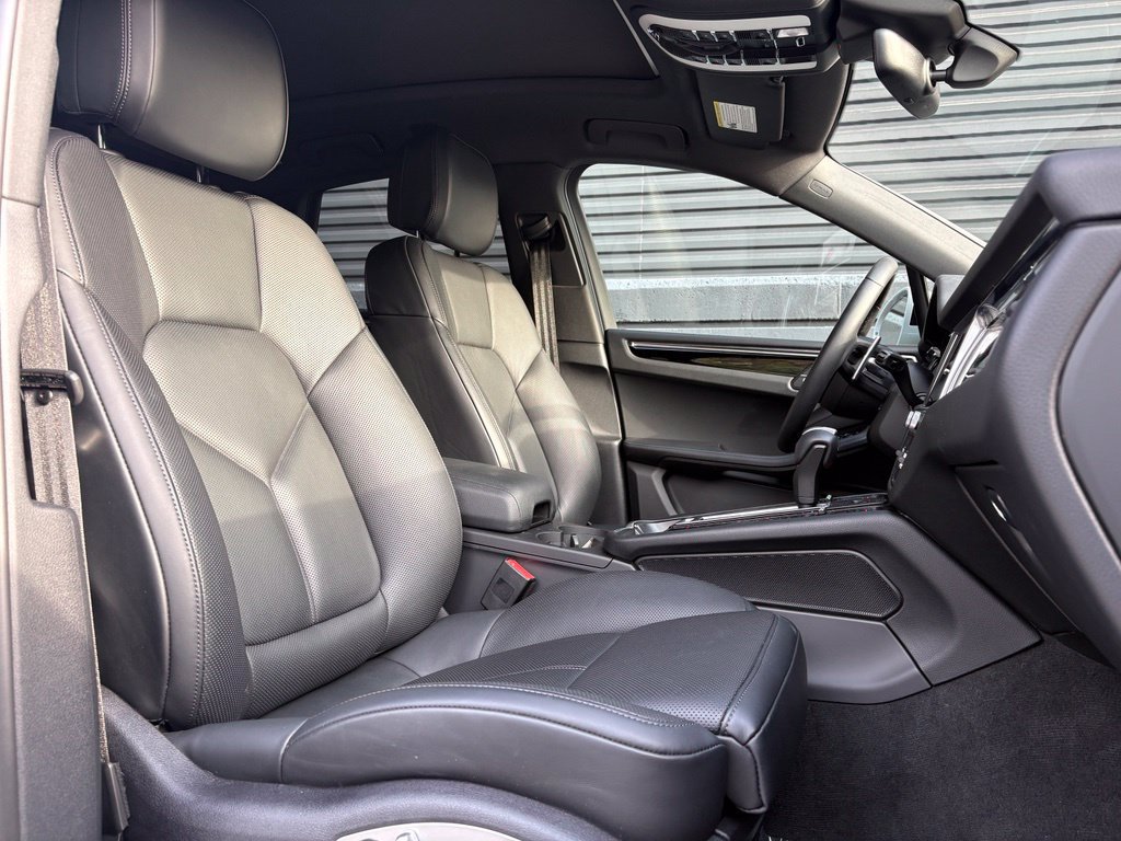 Certified 2026 Porsche Macan S AWD/4WD image 18