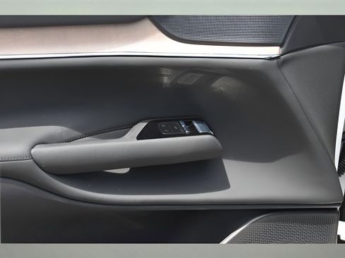 Certified 2025 Volvo EX90 Ultra image 26