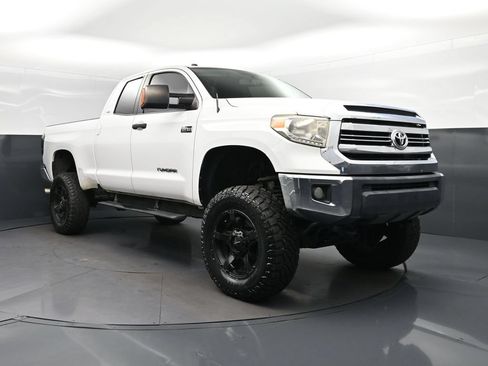 Used 2016 Toyota Tundra SR5 w/ SR5 Upgrade Package AWD/4WD image 9