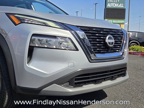 Used 2023 Nissan Rogue SV image 8