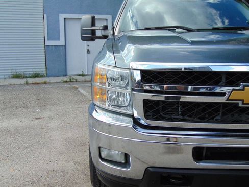 Used 2013 Chevrolet Silverado 2500 LT w/ Interior Plus Package image 17