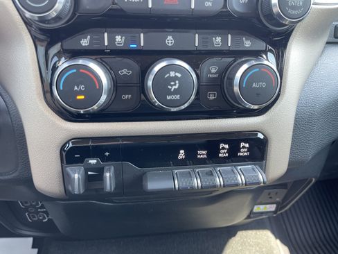 Used 2020 RAM 1500 Laramie AWD/4WD image 30