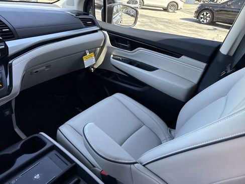 New 2026 Honda Odyssey Touring image 23