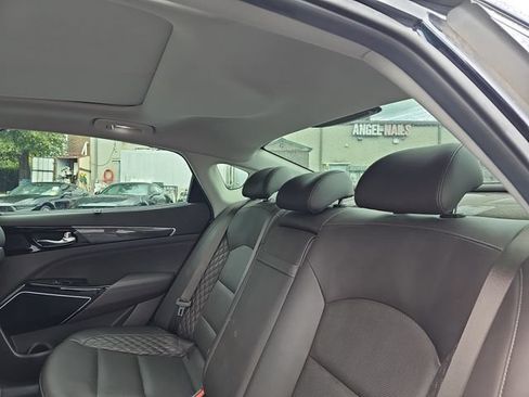 Used 2017 Kia Cadenza Limited FWD image 14